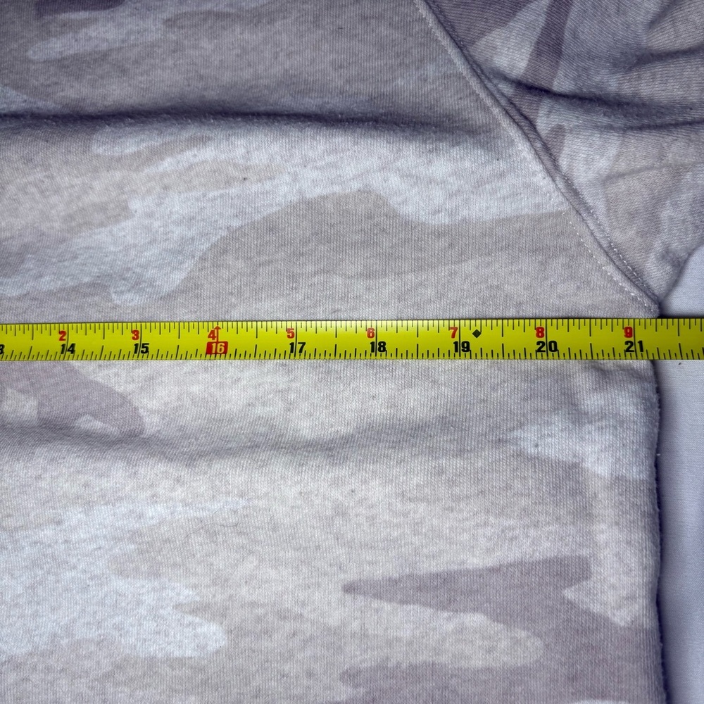 American Eagle Womens Camo Sweatshirt Size XS - Picture 7 of 7